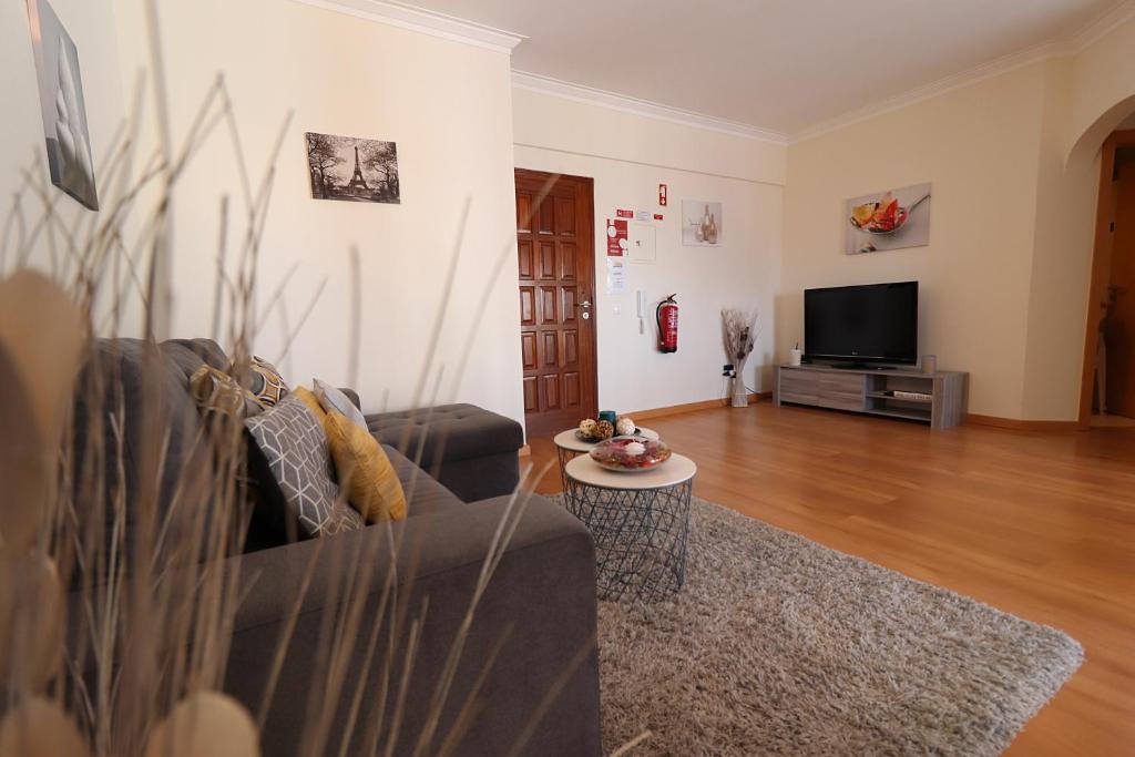 FIPH Vilarosa Red room 3