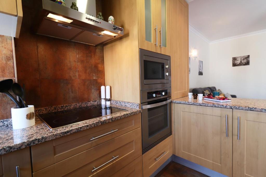 FIPH Vilarosa Red room 5